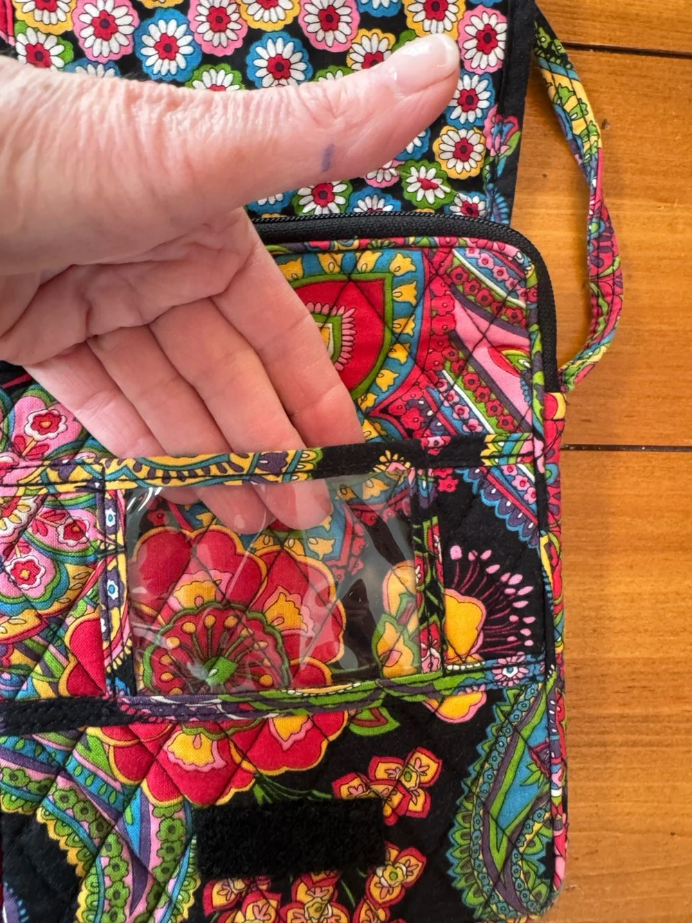 EUC 🌻Vera Bradley Midnight Paisley Mini Hipster Crossbody🪻